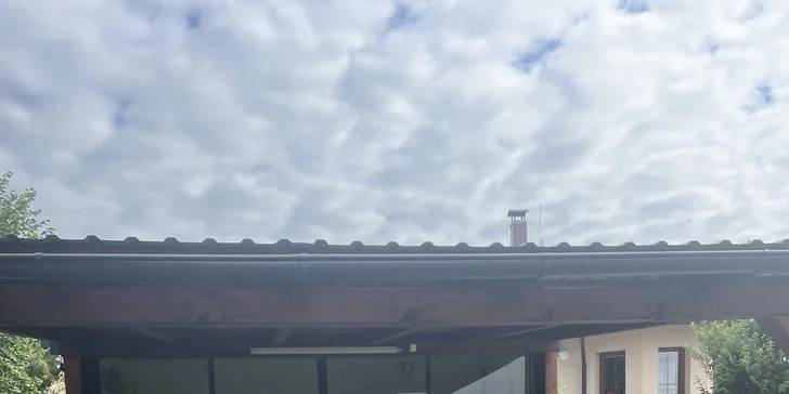 Dovolenka na brehu Lipna: možnosť raňajok, výlety, šport, v zime bežky aj zjazdovky