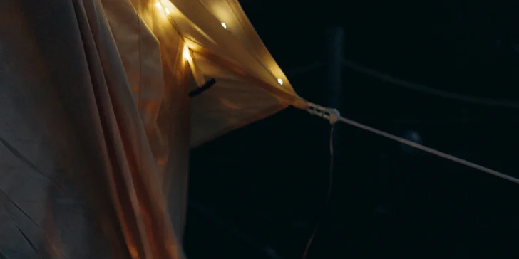 Glampingové stany pri lese: prosecco, raňajky aj grilovací kôš a výhľad na hviezdy priamo z postele