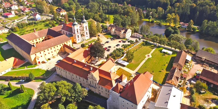 Pobyt v areáli kláštora Želiv: jedlo, wellness a prehliadka pivovaru, kláštora aj kostola od J. B. Santiniho