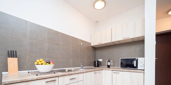 Moderné apartmány pod Śnieżnikiem: wellness, raňajky a zázemie pre rodiny s deťmi