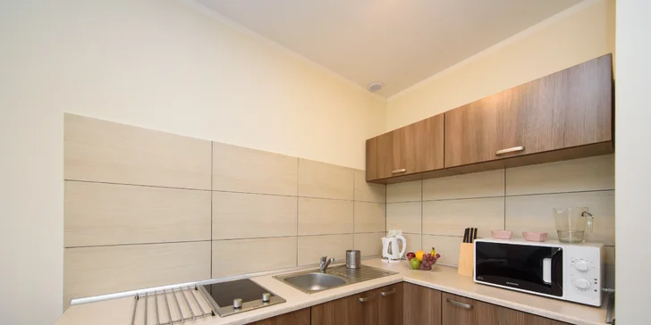 Moderné apartmány pod Śnieżnikiem: wellness, raňajky a zázemie pre rodiny s deťmi