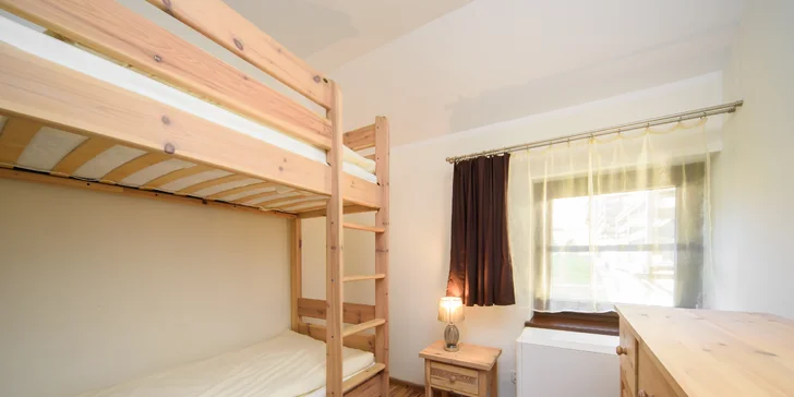 Moderné apartmány pod Śnieżnikiem: wellness, raňajky a zázemie pre rodiny s deťmi