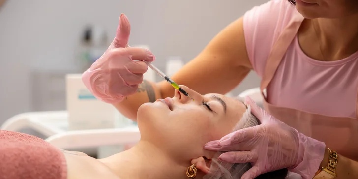 Chemický peeling: redukcia vrások a rozjasnená pleť