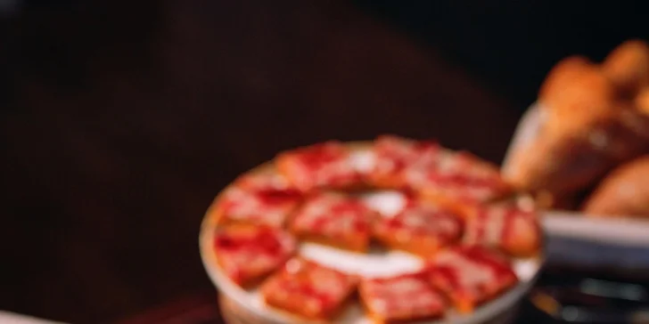 Aktívny pobyt v Jizerkách: hotel v Kořenově s raňajkami a vonkajším bazénom