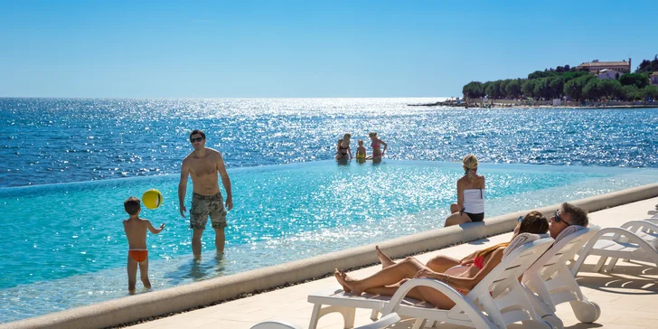 Relax na Istrii: hotel pri pláži s infinity bazénom, raňajky alebo polpenzia, dieťa zdarma