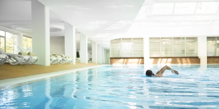 Relax na Istrii: hotel pri pláži s infinity bazénom, raňajky alebo polpenzia, dieťa zdarma