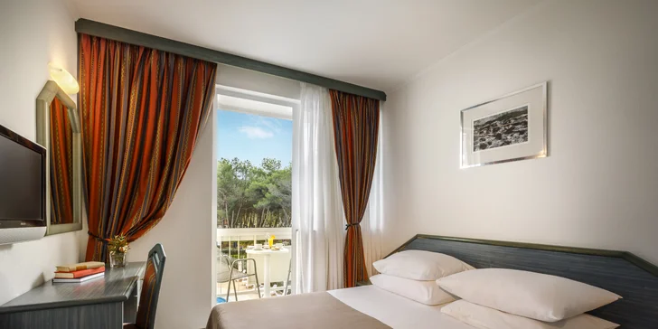 Relax na Istrii: hotel pri pláži s infinity bazénom, raňajky alebo polpenzia, dieťa zdarma