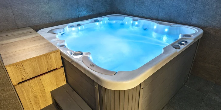 Wellness pobyt v rezorte priamo pri Lipne: polpenzia, sauna a bazén aj ďalšie bonusy