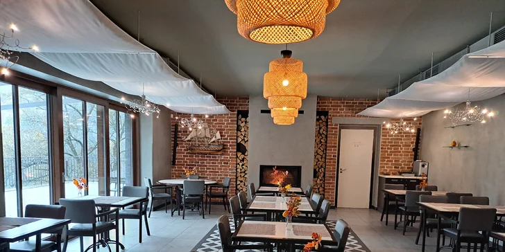 Pobyt na brehu Vltavy: hotelové izby s raňajkami alebo polpenziou, alebo hausbót na vode