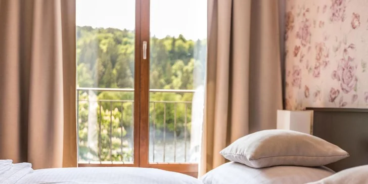 Pobyt na brehu Vltavy: hotelové izby s raňajkami alebo polpenziou, alebo hausbót na vode