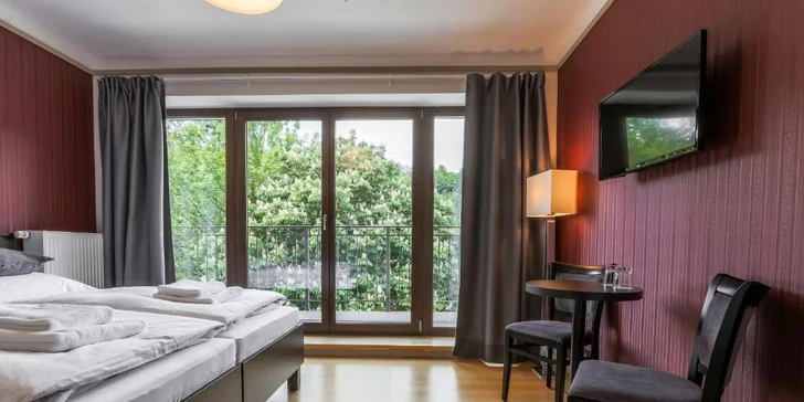 Pobyt na brehu Vltavy: hotelové izby s raňajkami alebo polpenziou, alebo hausbót na vode