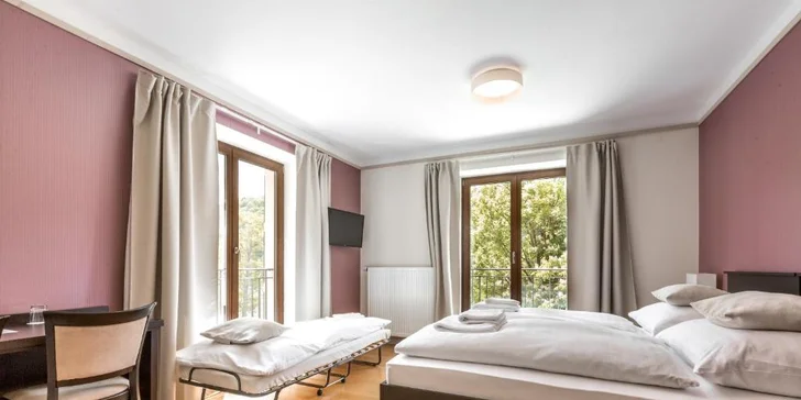 Pobyt na brehu Vltavy: hotelové izby s raňajkami alebo polpenziou, alebo hausbót na vode