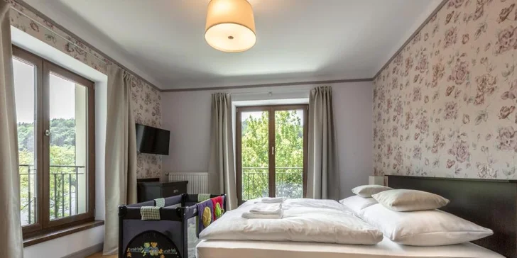 Pobyt na brehu Vltavy: hotelové izby s raňajkami alebo polpenziou, alebo hausbót na vode