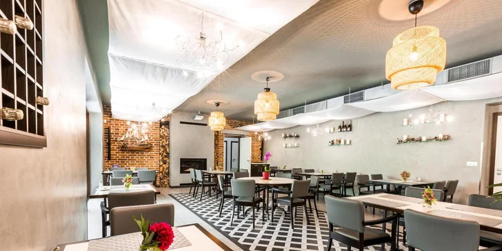 Pobyt na brehu Vltavy: hotelové izby s raňajkami alebo polpenziou, alebo hausbót na vode