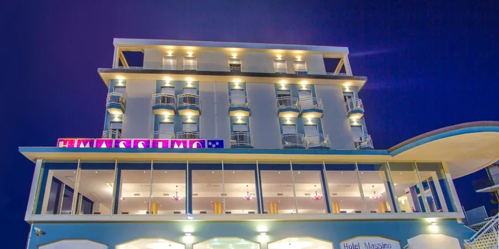 Jadranská riviéra pri Rimini: 3* hotel blízko pláže, plná penzia alebo polpenzia, vonkajší bazén