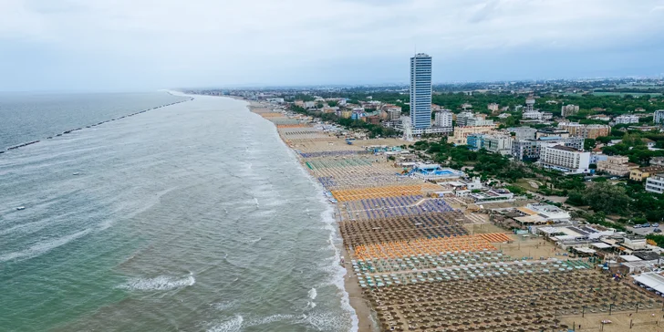 Jadranská riviéra pri Rimini: 3* hotel blízko pláže, plná penzia alebo polpenzia, vonkajší bazén