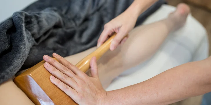 Klasická, relaxačná alebo bukálna masáž, bankovanie, maderoterapia aj lávové kamene