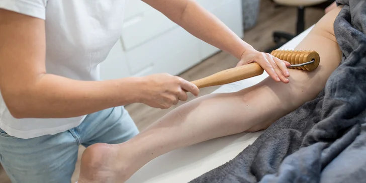 Klasická, relaxačná alebo bukálna masáž, bankovanie, maderoterapia aj lávové kamene