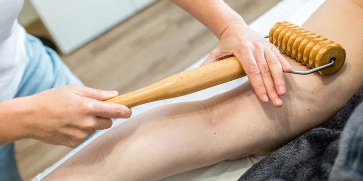 Klasická, relaxačná alebo bukálna masáž, bankovanie, maderoterapia aj lávové kamene