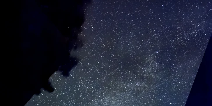 Relax a romantika v malebnom Pošumaví: chalúpka s odklápacou strechou pri lese a rybníku