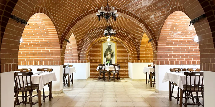 Pobyt v Znojme: strava, karta výhod, zľavy na zážitky, fľaša vína aj romantický balíček