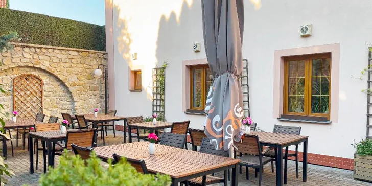 Pobyt v Znojme: strava, karta výhod, zľavy na zážitky, fľaša vína aj romantický balíček