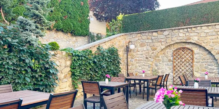 Pobyt v Znojme: strava, karta výhod, zľavy na zážitky, fľaša vína aj romantický balíček