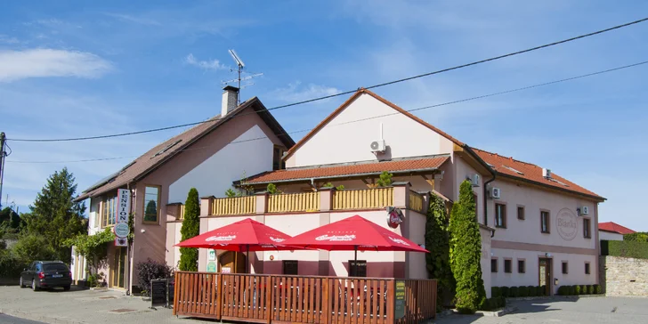 Pobyt v Znojme: strava, karta výhod, zľavy na zážitky, fľaša vína aj romantický balíček