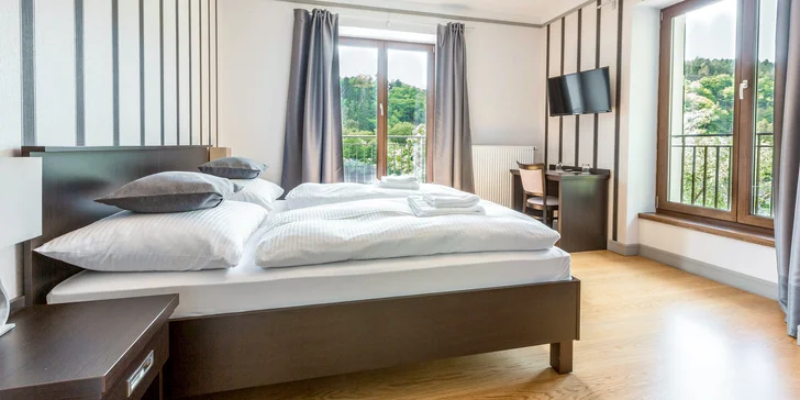 Pobyt na brehu Vltavy: hotelové izby s raňajkami alebo polpenziou, alebo hausbót na vode