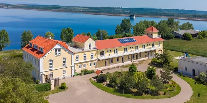 Pobyt pri Nechranickej priehrade: penzión s raňajkami, možnosť súkromnej degustácie vín