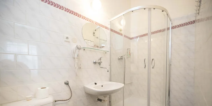 Pohodový pobyt v Českom krase: hotel v blízkosti Karlštejna, raňajky alebo polpenzia