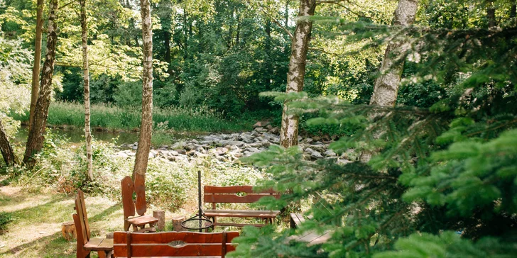 Zrekonštruovaná chalupa vo Frýdlante nad Ostravicí: priamo pri rieke, vlastná sauna, vírivka a záhrada, 9 km od Lysé hory