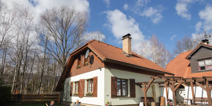 Zrekonštruovaná chalupa vo Frýdlante nad Ostravicí: priamo pri rieke, vlastná sauna, vírivka a záhrada, 9 km od Lysé hory