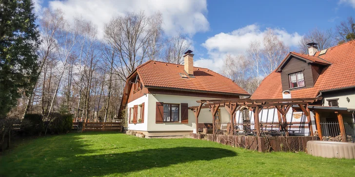 Zrekonštruovaná chalupa vo Frýdlante nad Ostravicí: priamo pri rieke, vlastná sauna, vírivka a záhrada, 9 km od Lysé hory