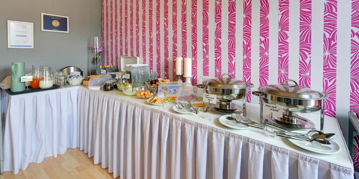 Dovolenka s výhľadom na Loket: rodinný penzión s raňajkami a vstupom do wellness