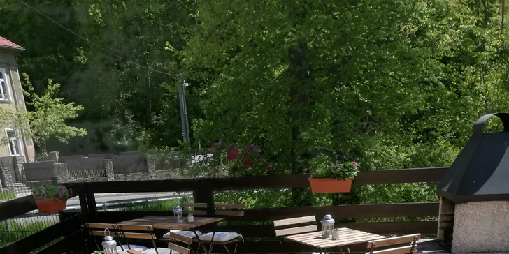 Dovolenka s výhľadom na Loket: rodinný penzión s raňajkami a vstupom do wellness