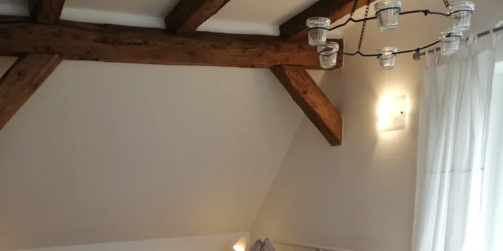 Dovolenka s výhľadom na Loket: rodinný penzión s raňajkami a vstupom do wellness