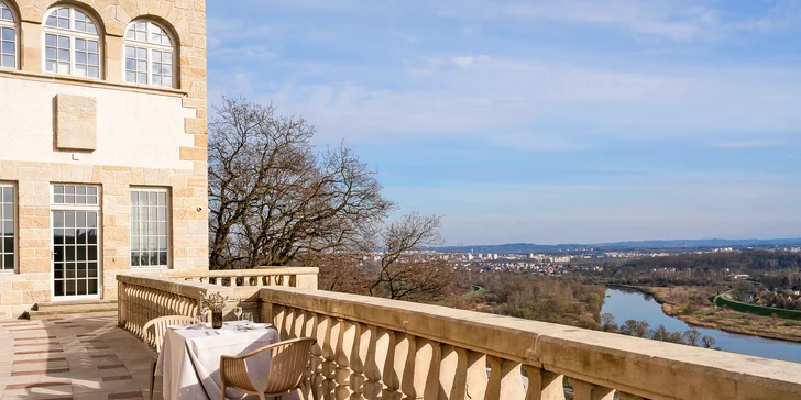 Úchvatný zámok v 5* štandarde: panoramatický výhľad na Krakov, raňajky aj polpenzia