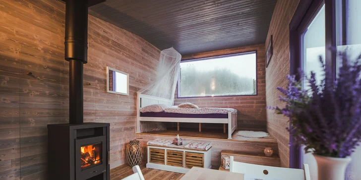 Netradičné ubytovanie v južných Čechách: domčeky na vodnej hladine, oddych aj rybolov