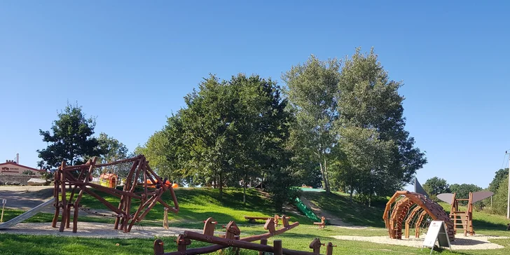 Zažite život zvierat: pobyt v Safari Resorte s raňajkami a Offroad Safari jazdou