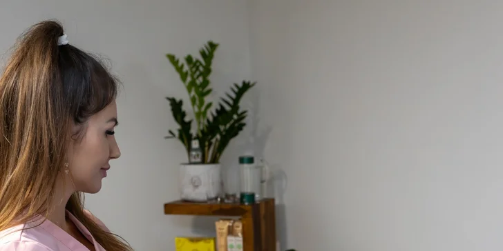 Formovanie postavy s prístrojom EMS a s diagnostikou tela