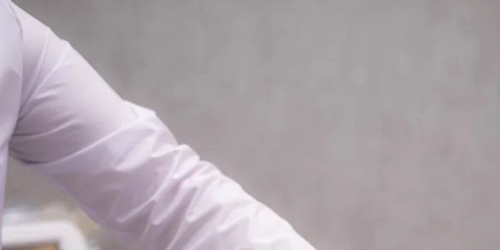 Tvarovanie postavy pomocou kryolipolýzy a EMS