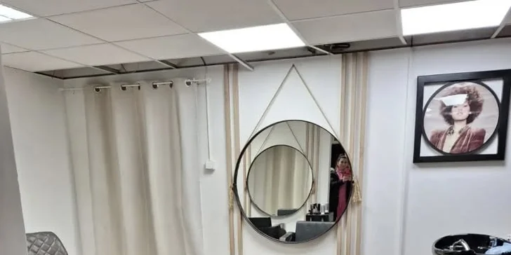 Strih, balayage alebo regenerácia vlasov ultrazvukovou žehličkou