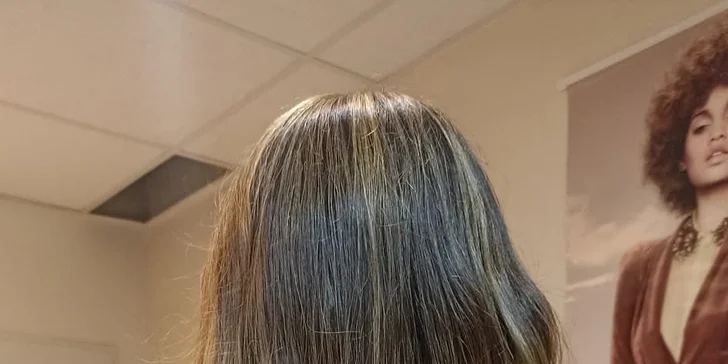 Strih, balayage alebo regenerácia vlasov ultrazvukovou žehličkou