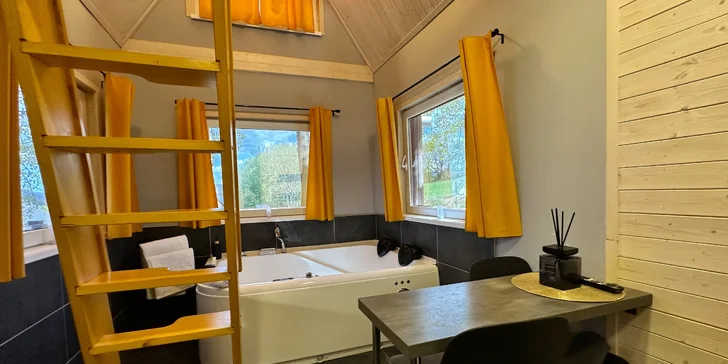 Oddych vo wellness domčeku s privátnou vírivkou a fínskou saunou pod Jizerami