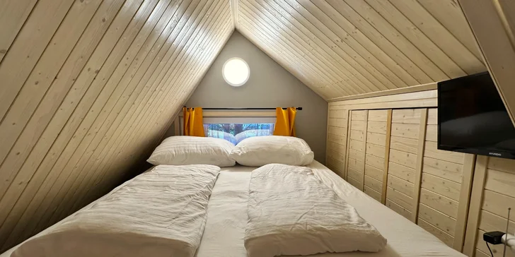 Oddych vo wellness domčeku s privátnou vírivkou a fínskou saunou pod Jizerami