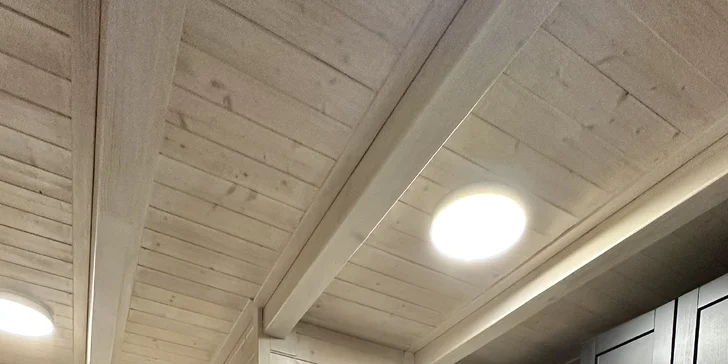 Oddych vo wellness domčeku s privátnou vírivkou a fínskou saunou pod Jizerami