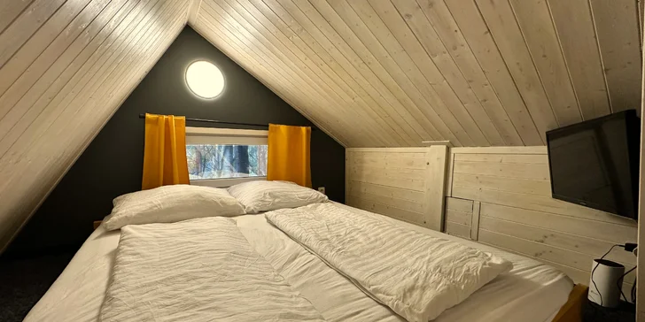 Oddych vo wellness domčeku s privátnou vírivkou a fínskou saunou pod Jizerami