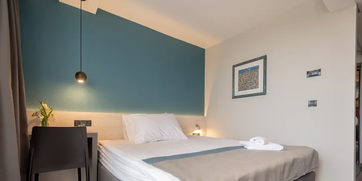 Moderný hotel v Zadare priamo pri mori s raňajkami, polpenziou alebo plnou penziou a bazénom