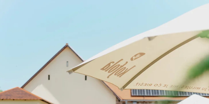 Romantický pobyt v Dubenci: bývalá fara s raňajkami a vírivkou